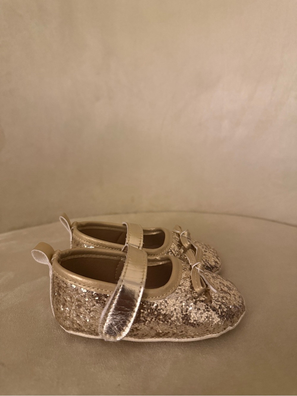 Glitter Bow Mary Jane Baby Shoes in Gold